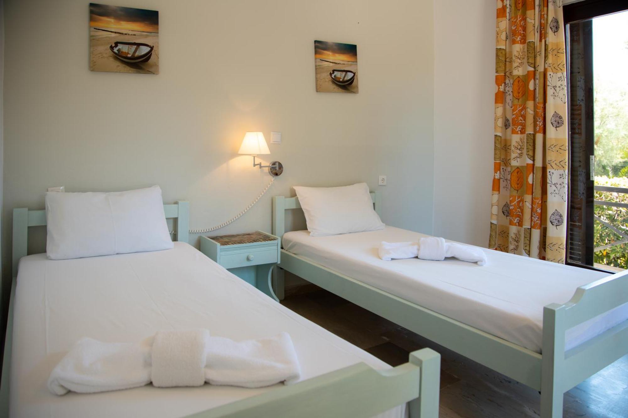 Zervos Apartments Bouka Lefkímmi Zimmer foto