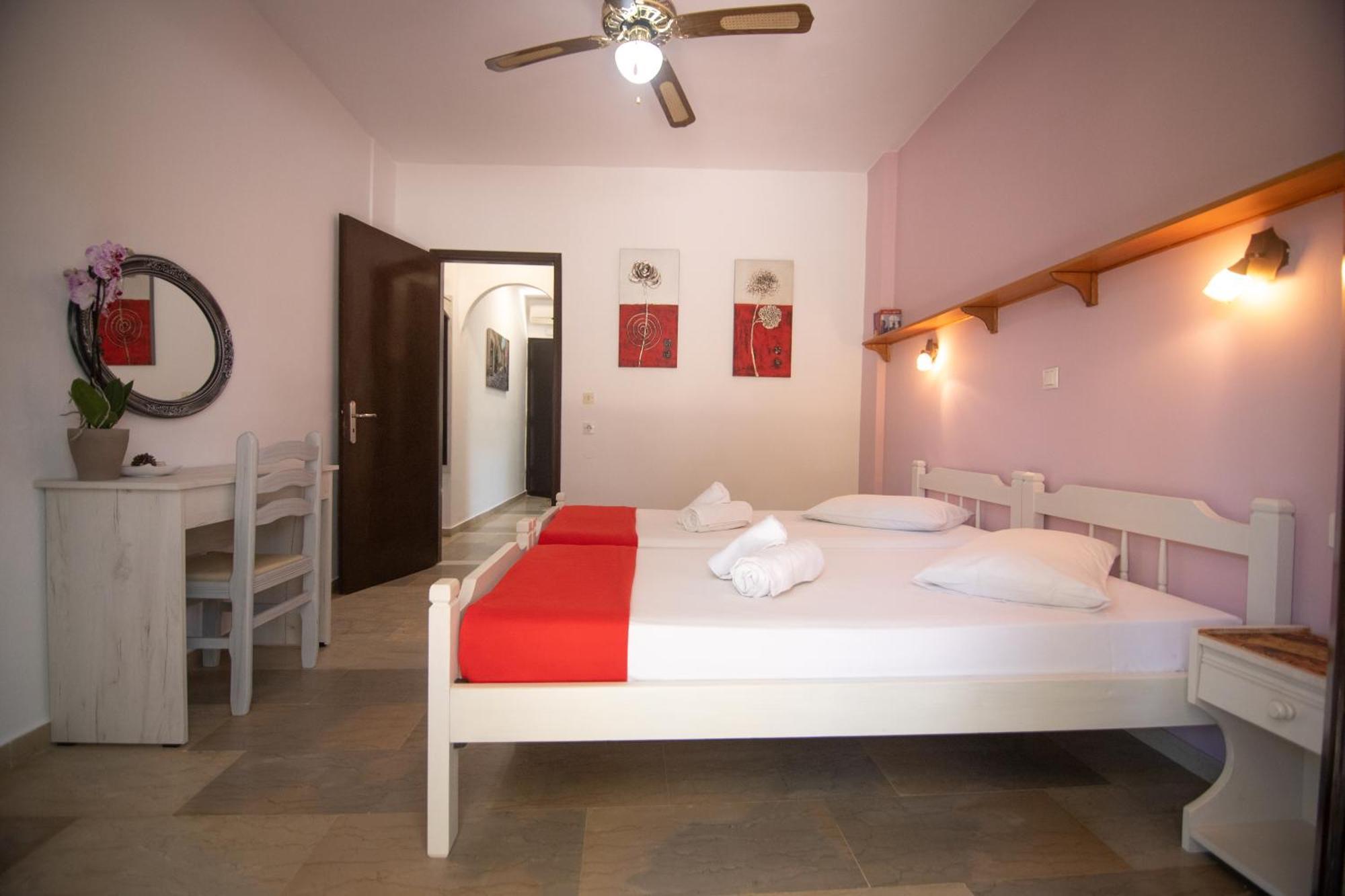 Zervos Apartments Bouka Lefkímmi Zimmer foto