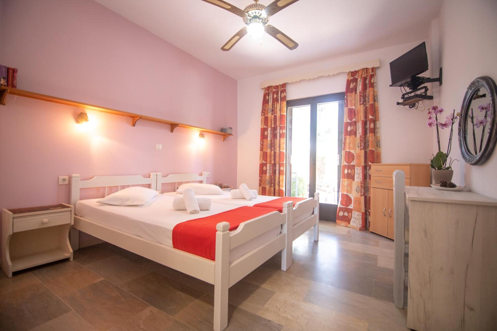Zervos Apartments Bouka Lefkímmi Zimmer foto